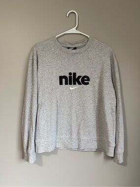 Nike Light Gray Crewneck Sweatshirt Size M